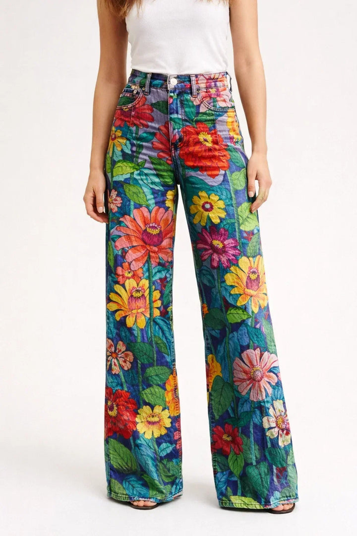 Women's Long Fit Baggy Jeans, a comfortable & stylish wide-leg denim for casual fashion.