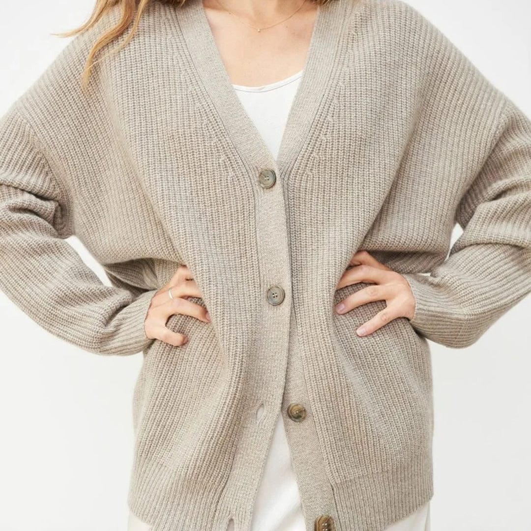 Winter layer women's luxurious cardigan, a cozy & elegant open front sweater.
