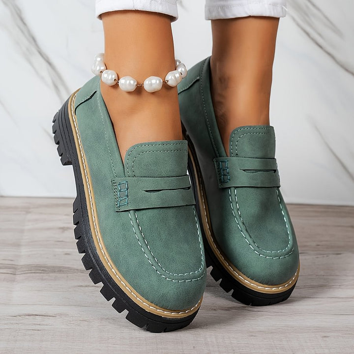 Stylish women's comfort flats, orthopaedic design with wide toe box for casual wear.