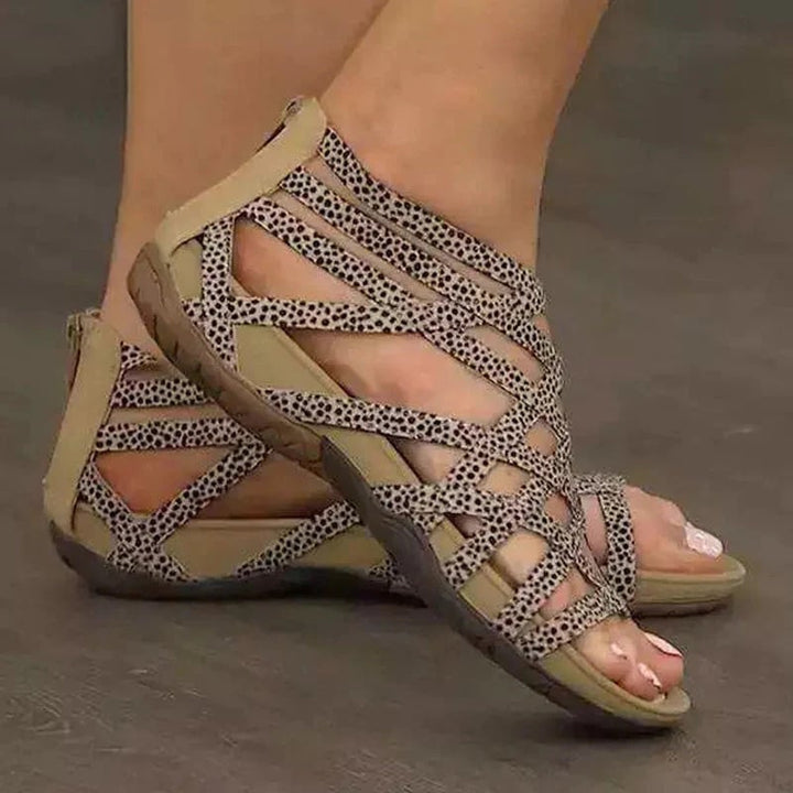 Slip-on women's summer sandals, comfortable and adjustable for all-day wear.