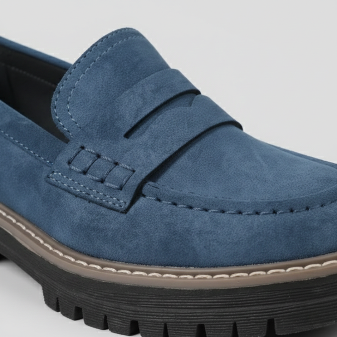 Fashionable women's platform loafers with a modern chunky sole, offering all-day comfort.