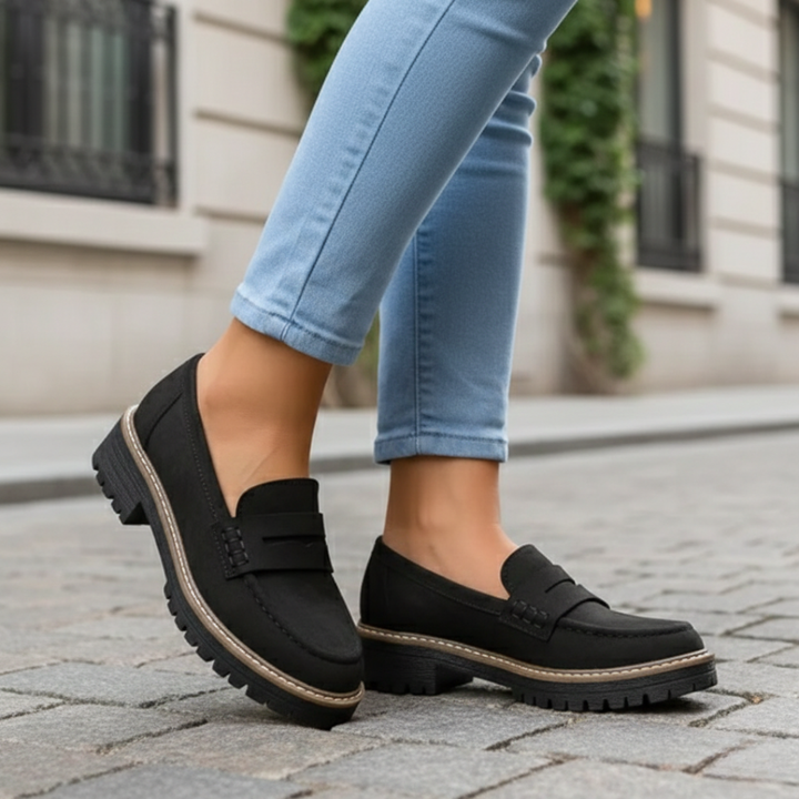 Casual women's chunky sole loafers, featuring orthopedic support for stylish everyday wear.