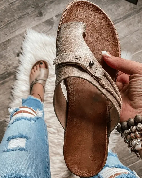 Arch support women's walking sandals, designed for orthopedic comfort. Ideal summer open-toe footwear for everyday activities.
