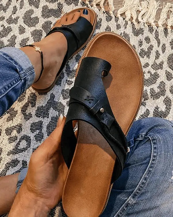 Women's comfort walking sandals with orthopedic arch support for all-day summer wear. Features a stylish open-toe design.
