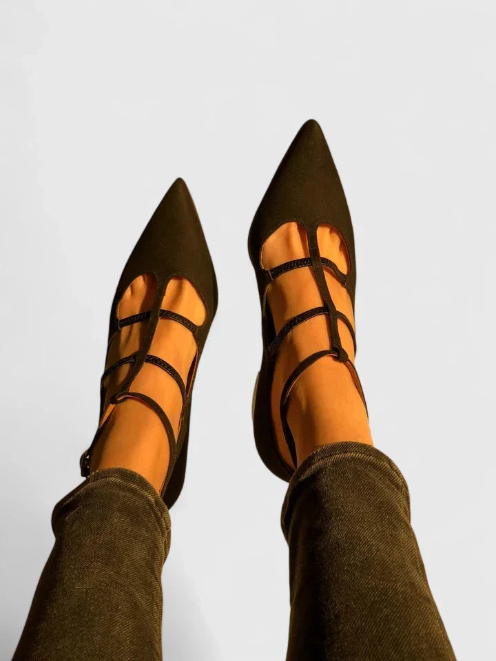 Fashionable women's orthopedic heels, ensuring all-day comfort & foot support. Stylish pumps for versatility.
