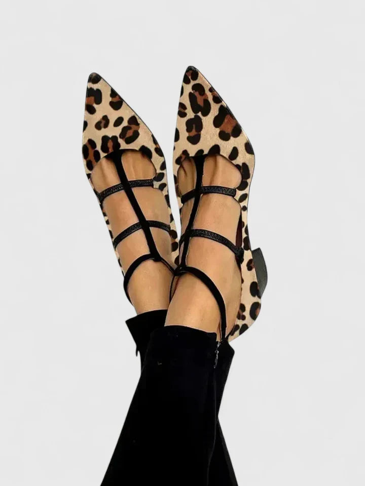 Classic women's orthopedic pumps, stylish design with superior foot support for all-day comfort.