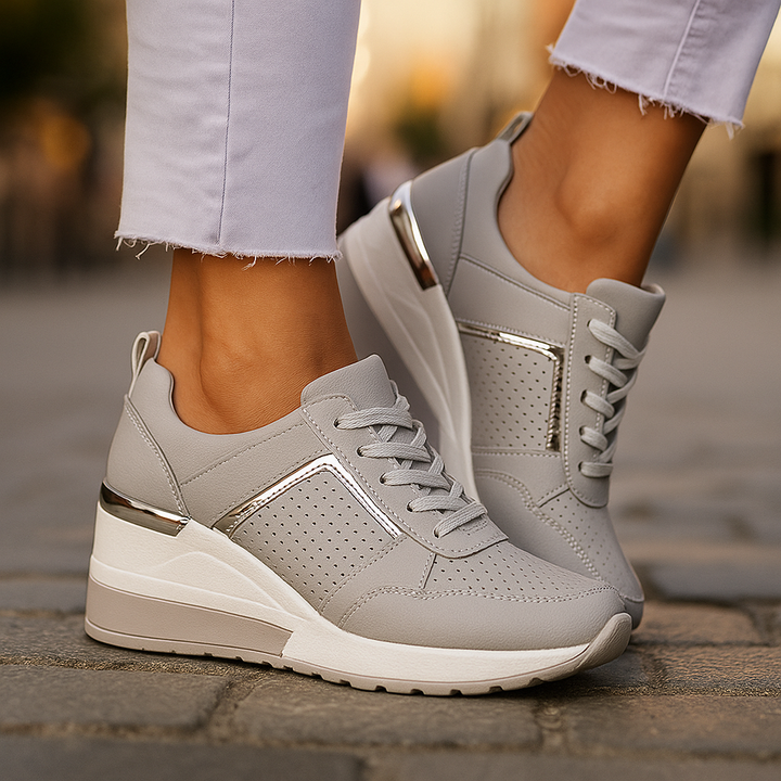 Stylish women's comfort shoes with a discreet wedge heel, perfect for long walks, shock absorbing.