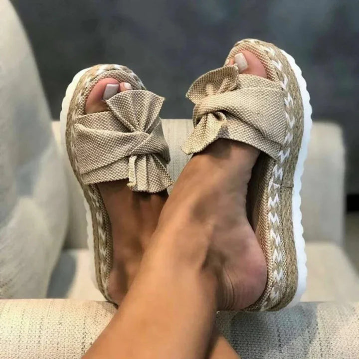 Women's orthopedic fashion sandals with arch support, adjustable straps, perfect for summer casual comfort.
