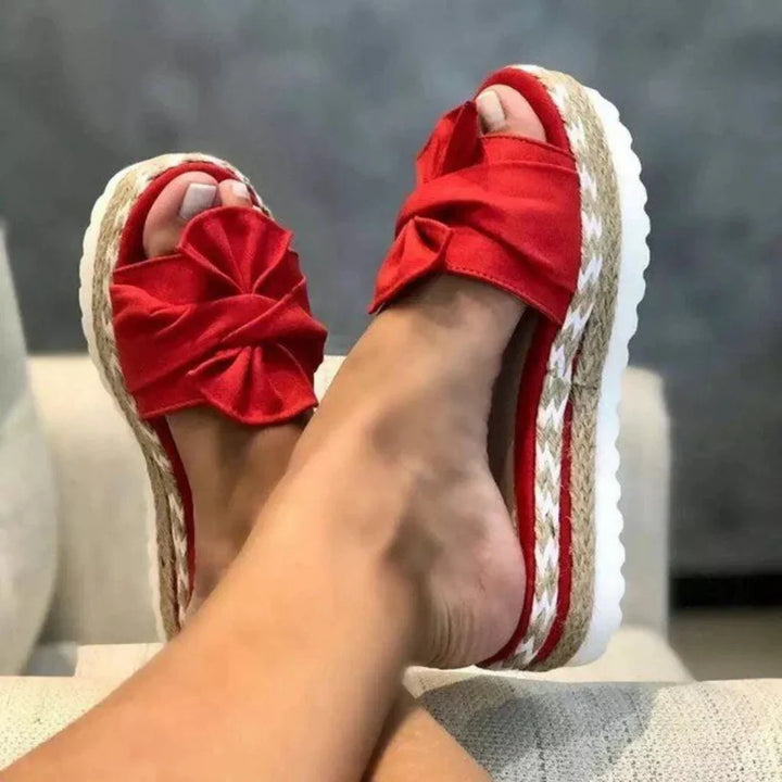 Women's fashion comfort sandals, ideal for everyday wear, offering orthopedic arch support and summer style.