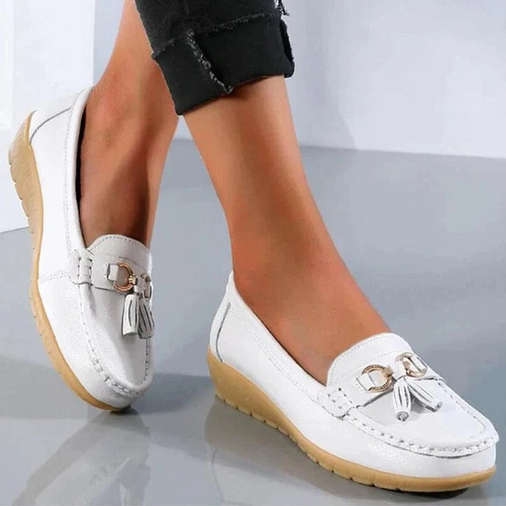 Versatile women's orthopedic loafers, offering stylish foot support & comfort for any occasion.