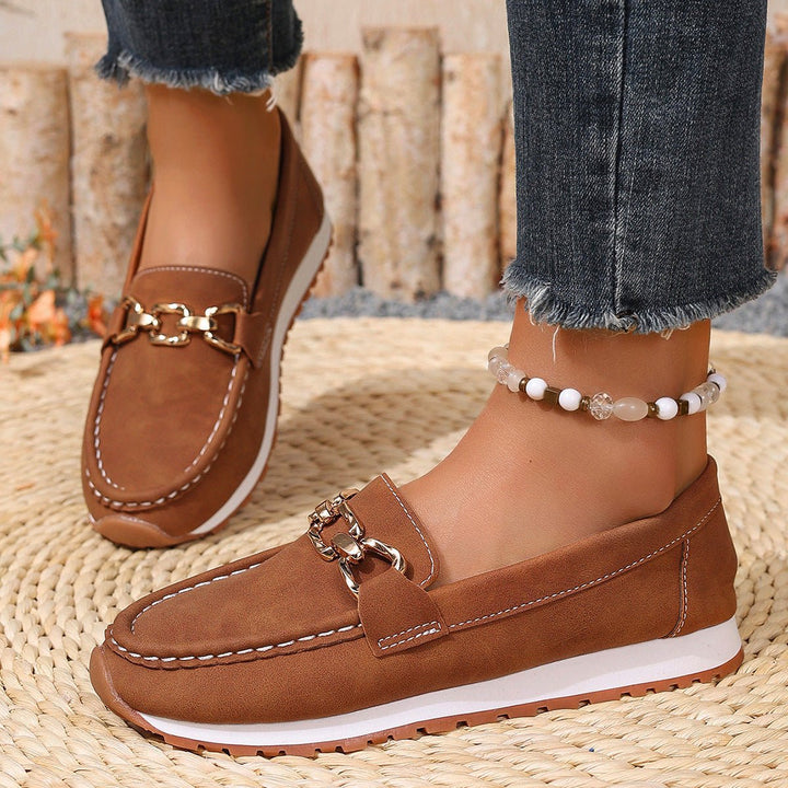 Stylish women's orthopedic loafers featuring enhanced arch support for all-day comfort.