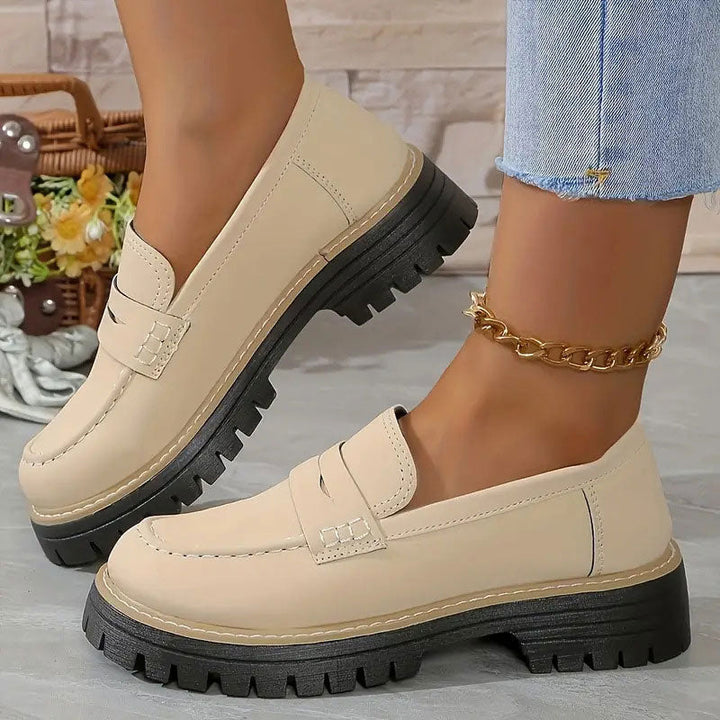 Slip-on women's comfort loafers with arch support, perfect for casual everyday wear.