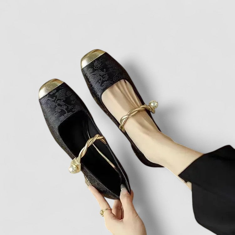 Low block heel detail on women's orthopedic Mary Jane shoes, providing stable support & comfort.