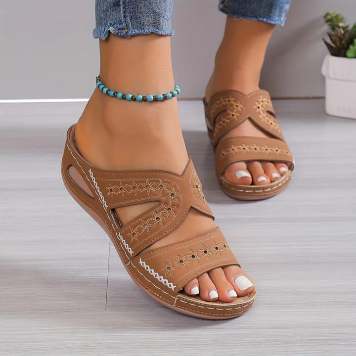 Comfortable women's open-toe sandals, perfect for summer with orthopedic support & soft footbed.