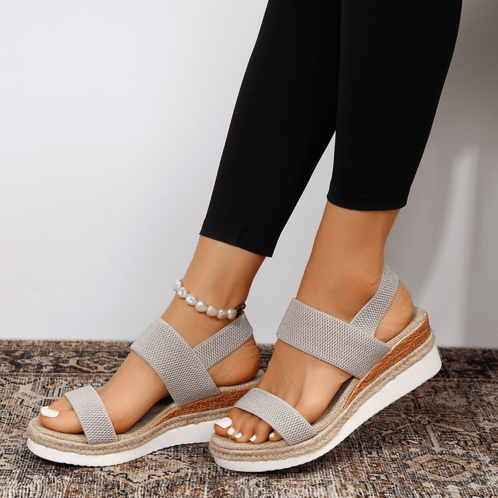 Everyday comfortable women's sandals, with orthopedic platform design and arch support.