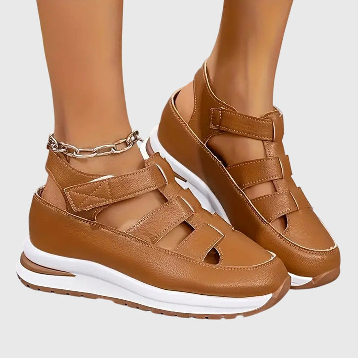 Women's comfortable orthopedic sandals with customizable arch support, perfect for active summer days.