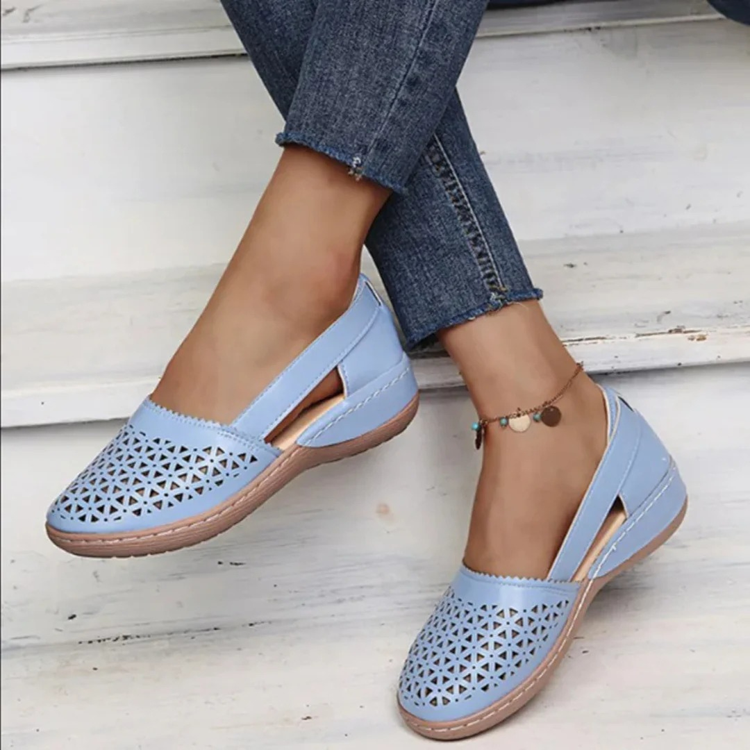 Women's orthopedic slip-on flats with arch support, perfect for all-day comfort.