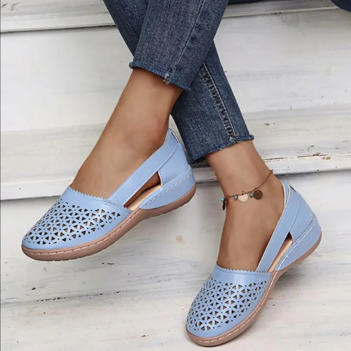 Women's orthopedic slip-on flats with arch support, perfect for all-day comfort.
