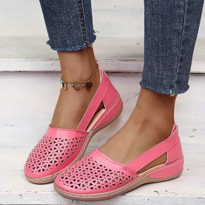 Fashionable women's orthopedic slip-on sandals, versatile casual footwear for spring/summer comfort.
