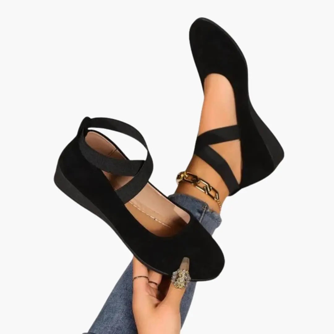 Women's orthopedic slip-on shoes with cushioned support, perfect for daily wear and comfortable walking.
