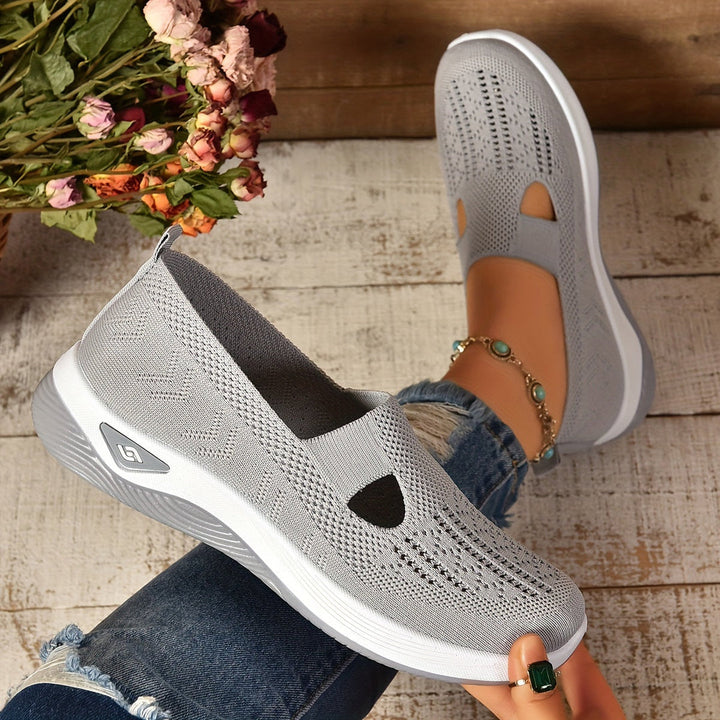 Orthopedic women's walking shoes with excellent arch support and cushioning for all-day comfort.