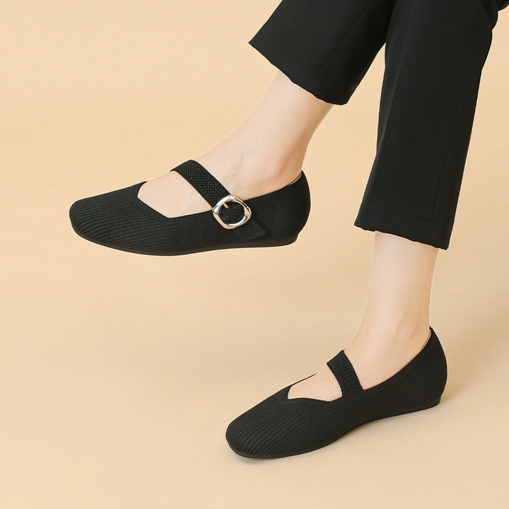 Versatile women's Mary Jane flats with orthopedic benefits and a trendy square toe design.