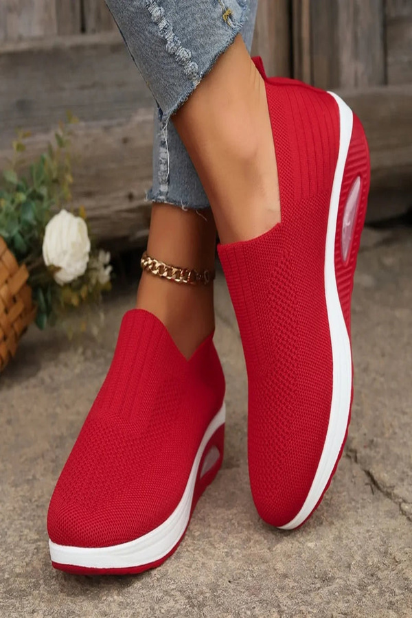 Athletic women's shoes offering superior arch support & pain relief. Comfortable for daily walking.