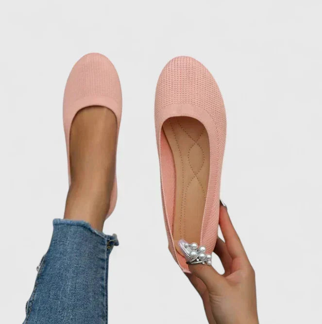 Stylish women's walking shoes with advanced arch support, designed for comfortable daily wear and foot support.