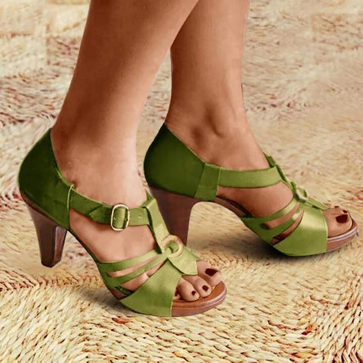 Detailed view of arch support in women's comfortable orthopedic wedge sandals.