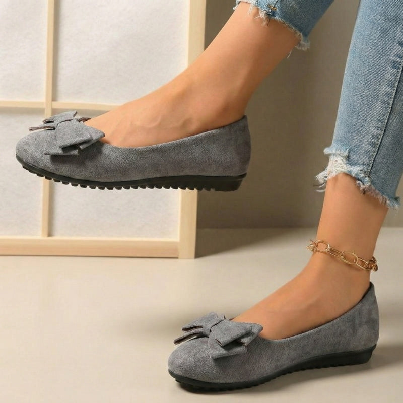 Women's flat shoes: orthopedic wide fit ballet flats, providing all-day foot support & comfort.