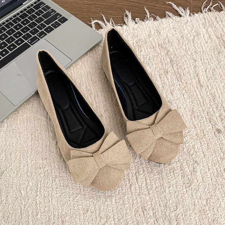 Premium women's wide fit ballet flats, orthopedic support for all-day comfort and well-being.