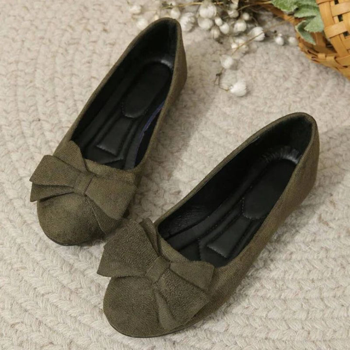 Soft women's wide fit ballet flats, orthopedic support for exceptional all-day foot comfort.