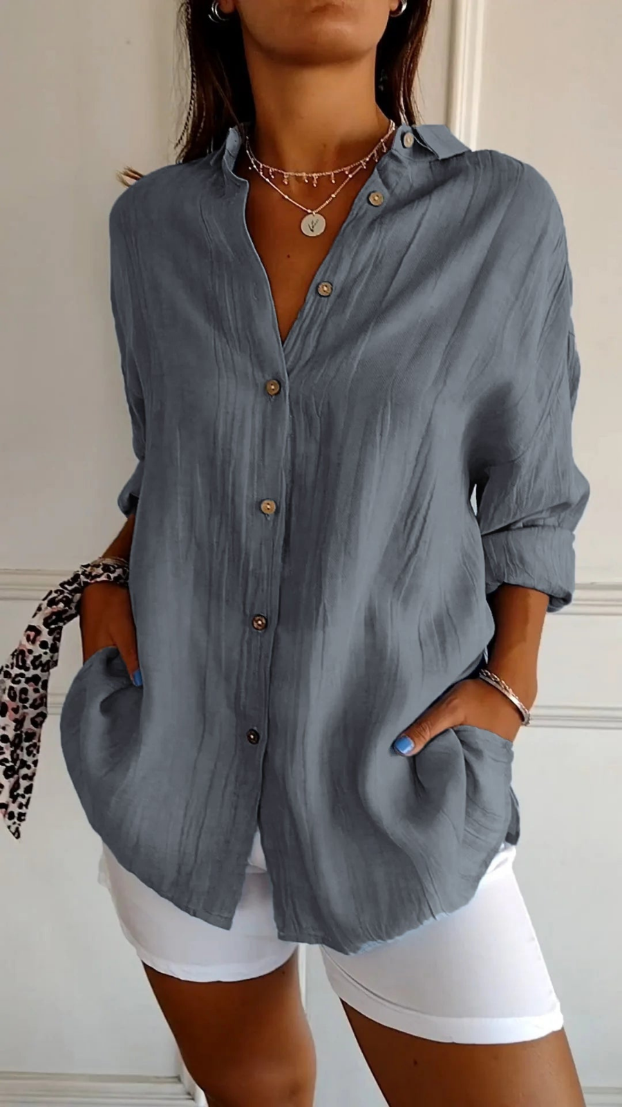 Women's oversized button-down top, long sleeve & casual, an effortless shirt for versatile spring wear.