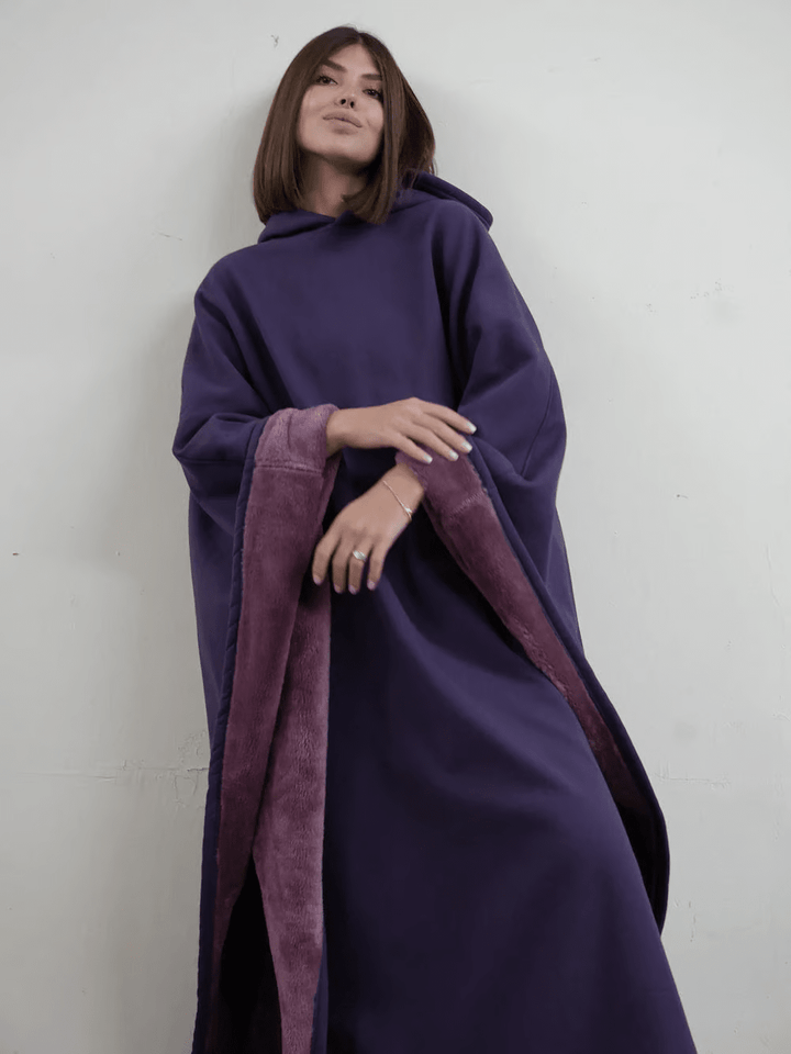 Oversized relaxation wear, cozy fashion hoodie for women.