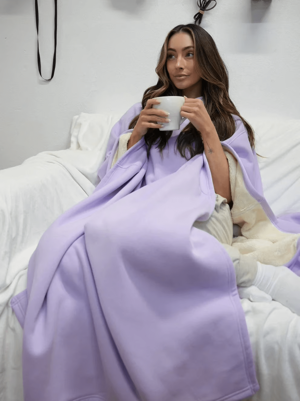 Cozy fashion women's hoodie, anti-stress relaxation wear.