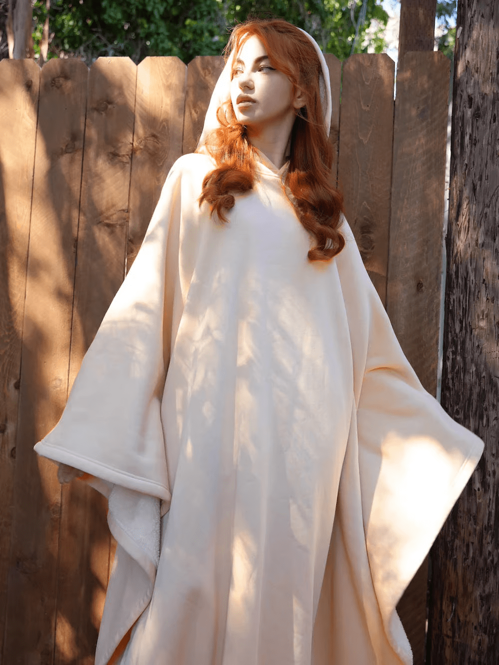 Warm oversized comfort hoodie, ideal for anti-stress relaxation.