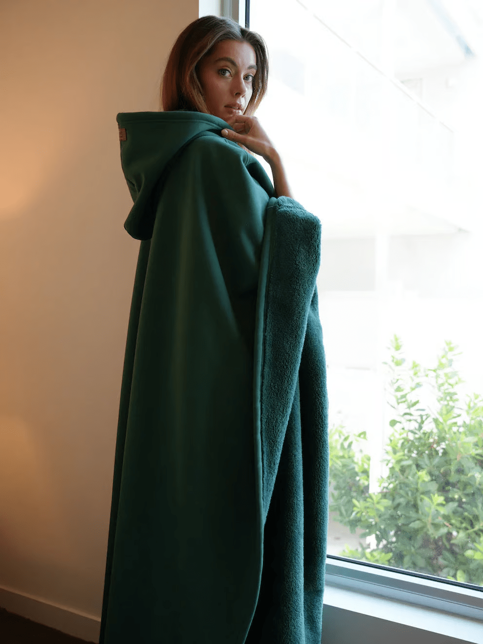 Stylish women's oversized hoodie, designed for ultimate comfort & a tranquil vibe.