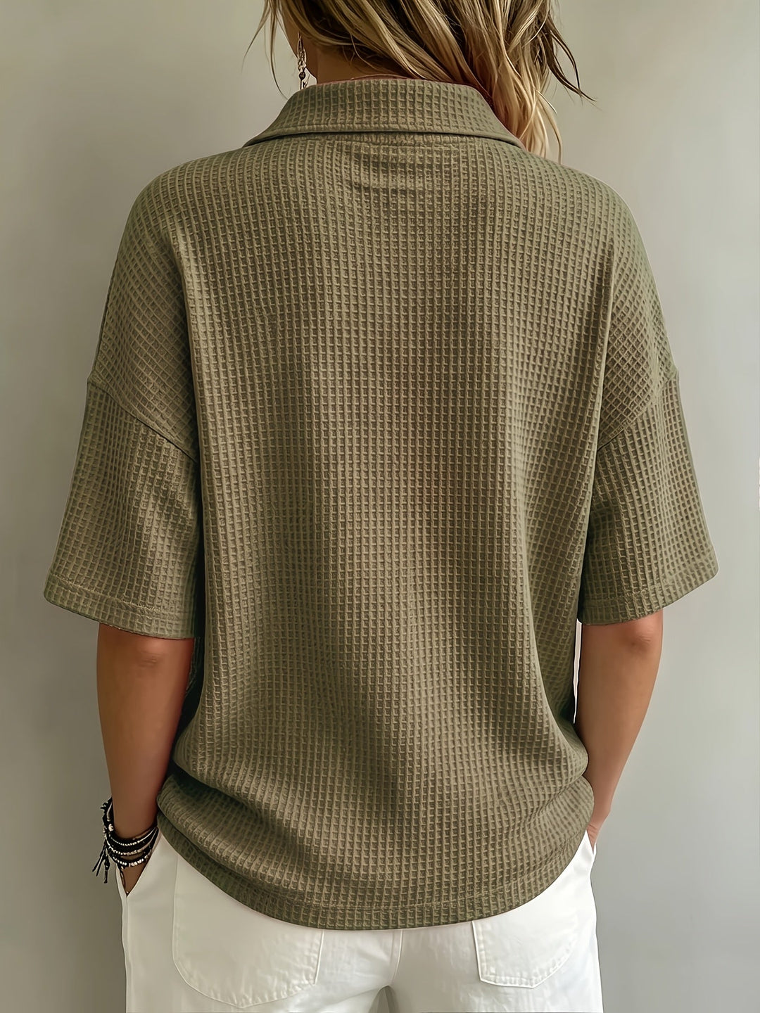 Fashionable women's oversized polo, relaxed fit for ultimate comfort, perfect for chic spring & summer style.