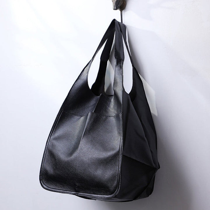 High-quality women's oversized vintage leather shoulder bag, for modern style.