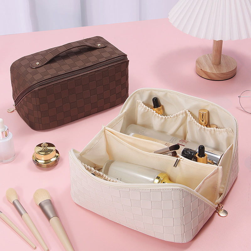 Women's plaid cosmetic bag, waterproof PU leather, ideal for travel makeup organization.