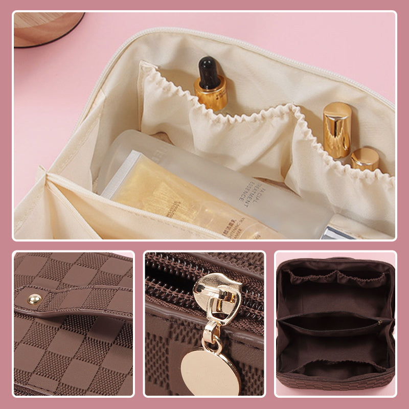 Women's plaid travel bag, zippered closure, suitable for makeup and toiletries on the go.