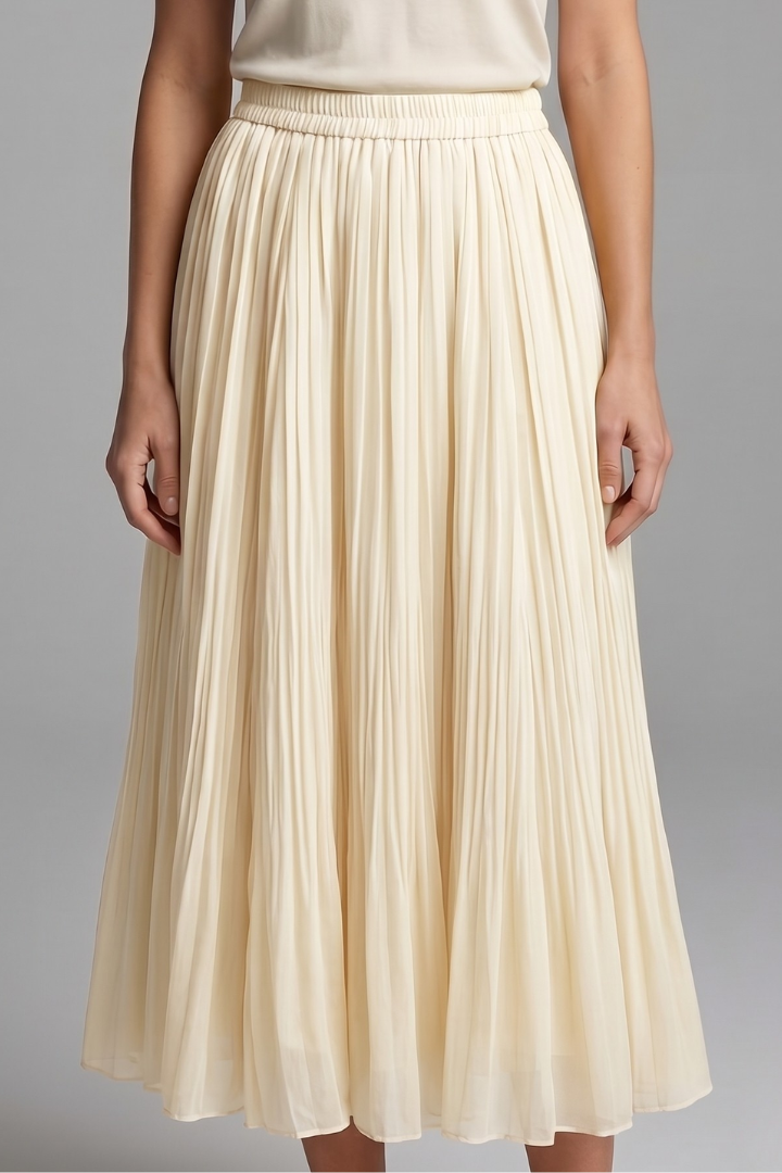 Comfortable one-size women's pleated maxi skirt featuring a stretchy elastic waist for easy wear.