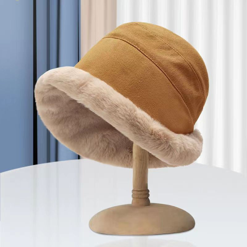 Comfortable and chic, this women's plush velvet bucket hat offers warmth and style for winter
