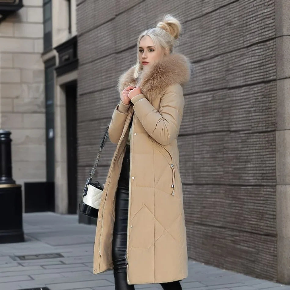 Warm and stylish women's hooded quilted coat, perfect for everyday winter fashion