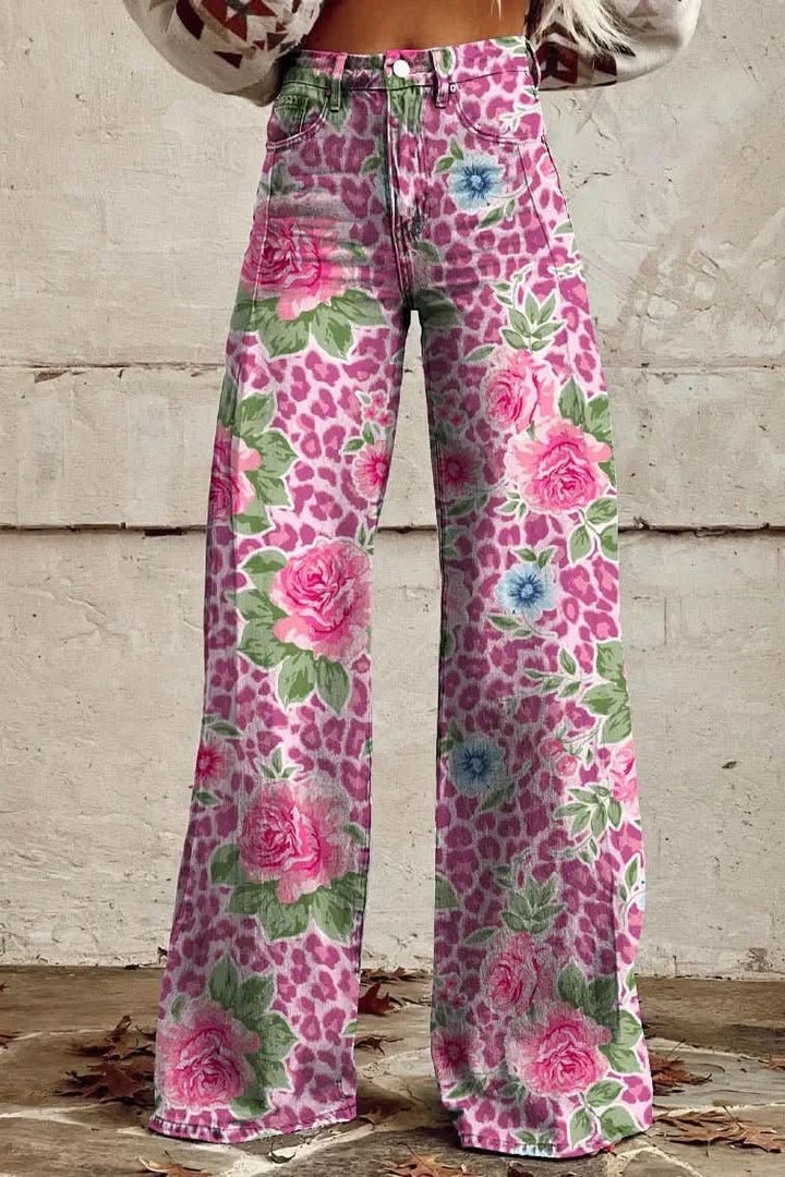 Comfortable women's loose fit jeans, perfect for a relaxed and airy summer look.