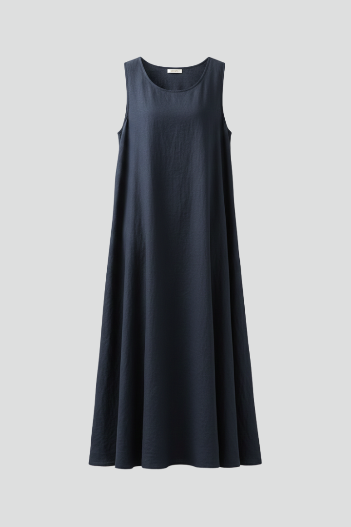 Everyday women's casual dress, knee-length, relaxed fit, with pockets and a round neck, short sleeves.