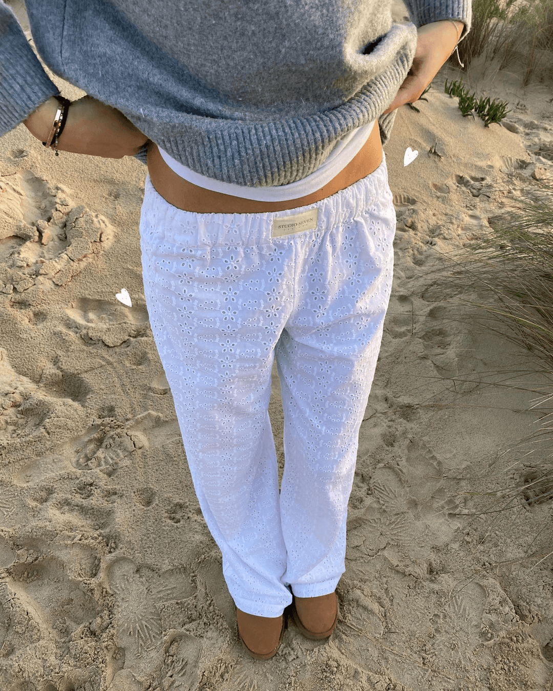 Green women's relaxed fit lightweight lounge pants, comfortable soft fabric for everyday casual wear.