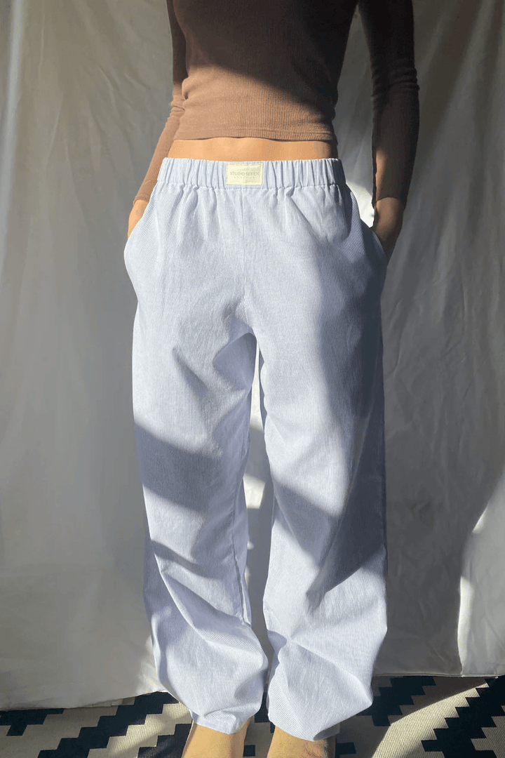 Versatile women's lightweight lounge pants, relaxed fit for everyday style, casual comfort, or home wear.