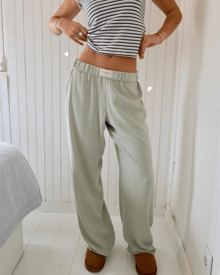 Comfortable women's relaxed lounge pants, soft, lightweight fabric for versatile everyday style and home wear.