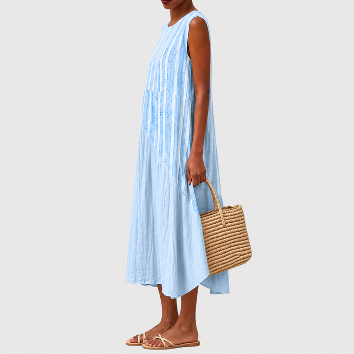 Figure-flattering women's sleeveless dress, knee-length with pockets, ideal for versatile casual wear.